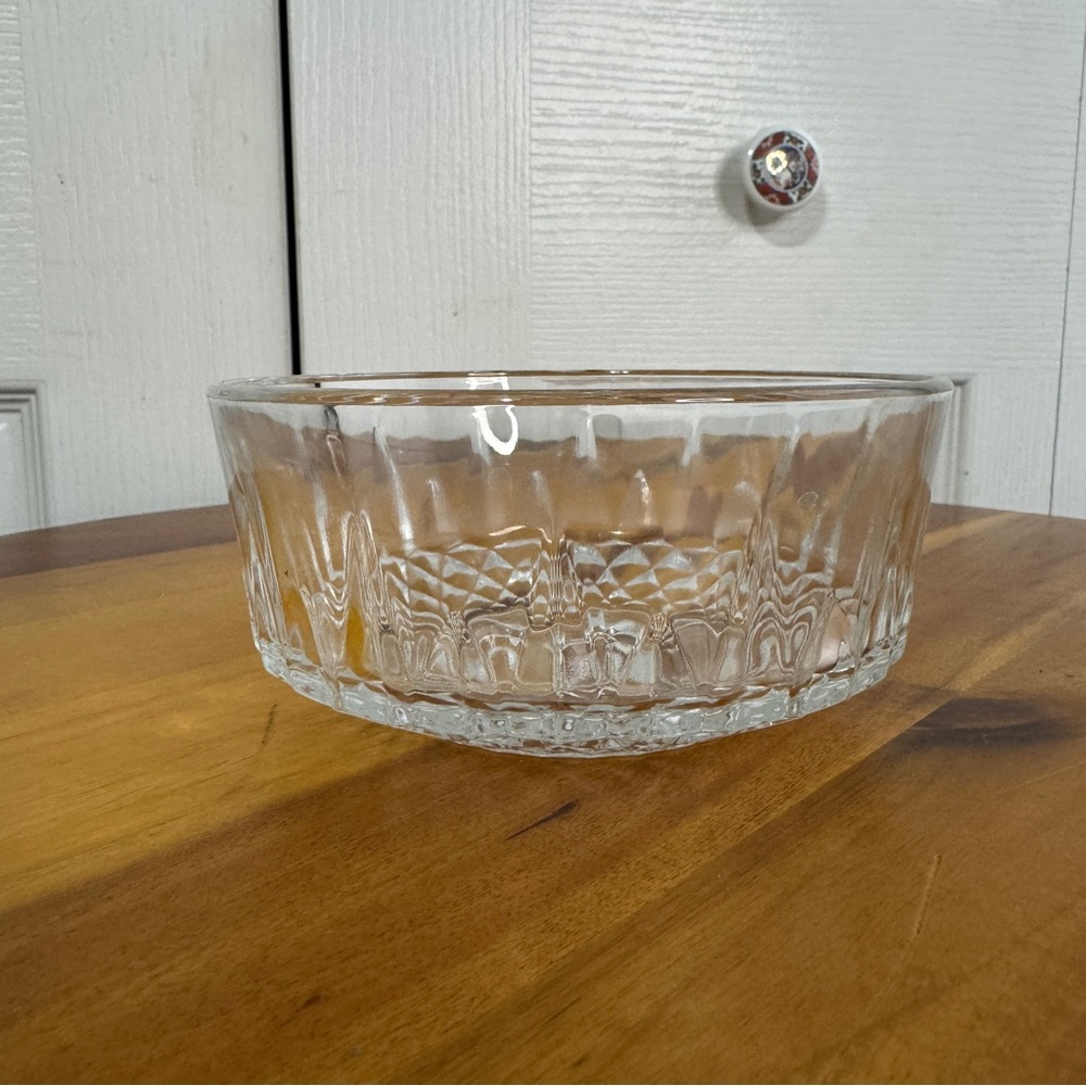 Arcoroc glass starburst textured bowl
